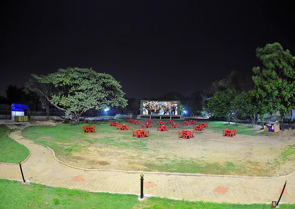 Hôtel Royal Club à Chennai Extérieur photo